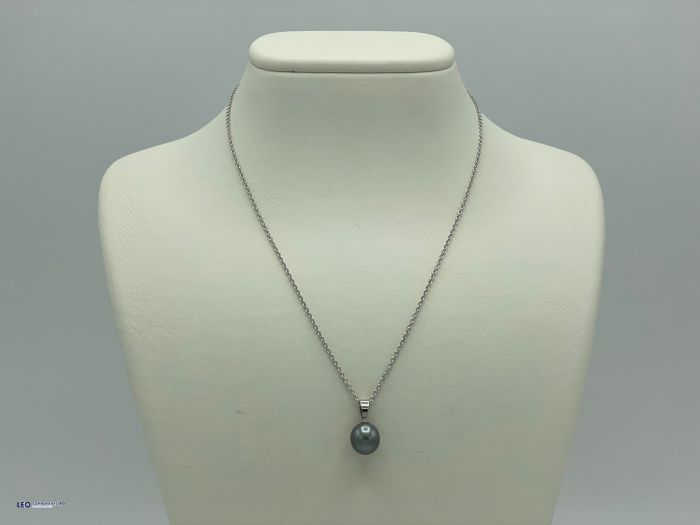 45cm 14ct white gold chain with tahitian pearl
